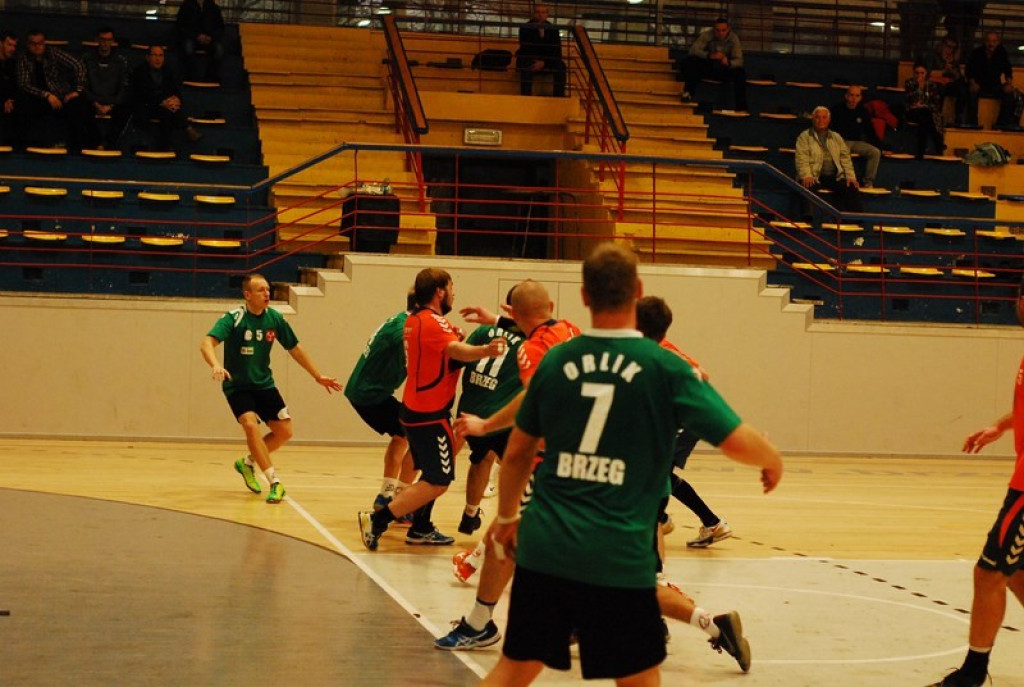 SKS Orlik Brzeg bardzo pewnie wygrywa u siebie ze Świebodzinem