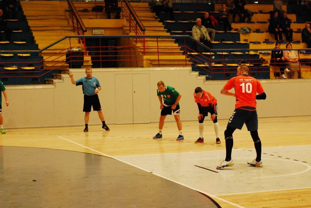 SKS Orlik Brzeg bardzo pewnie wygrywa u siebie ze Świebodzinem