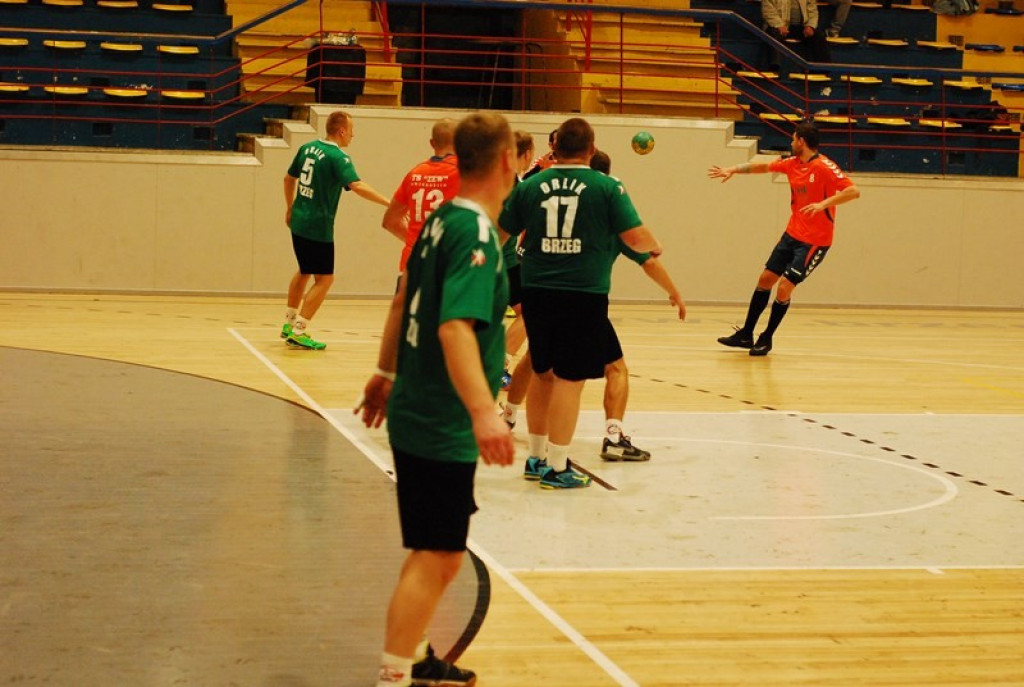 SKS Orlik Brzeg bardzo pewnie wygrywa u siebie ze Świebodzinem