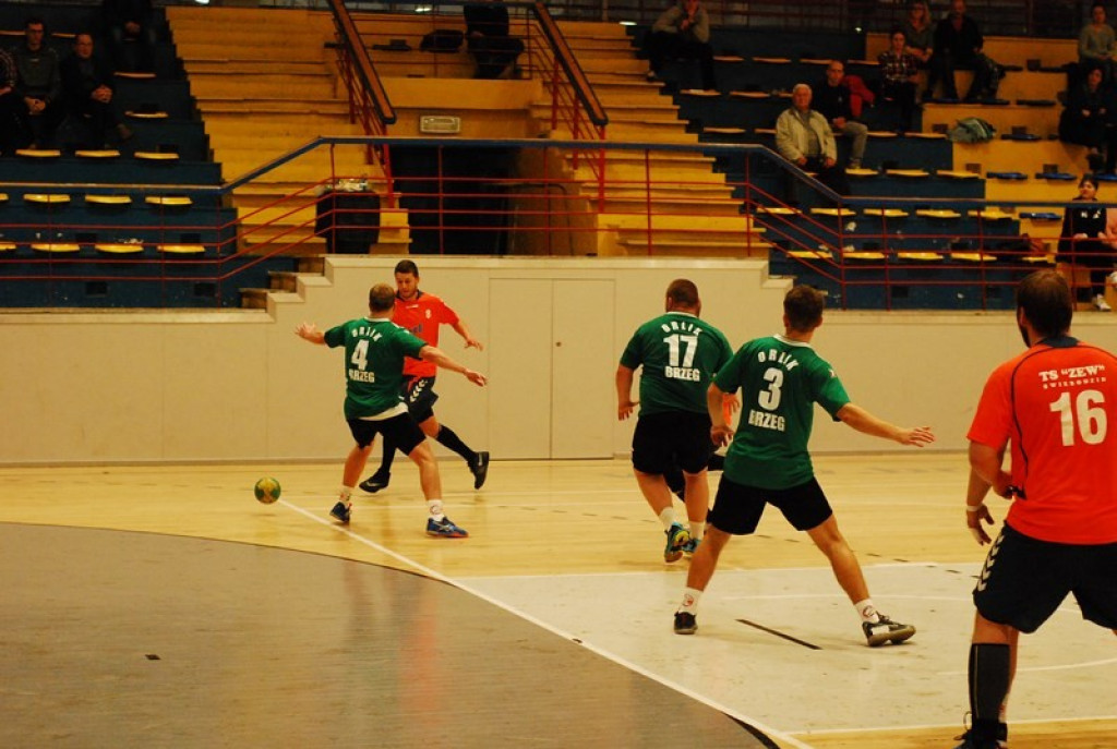 SKS Orlik Brzeg bardzo pewnie wygrywa u siebie ze Świebodzinem