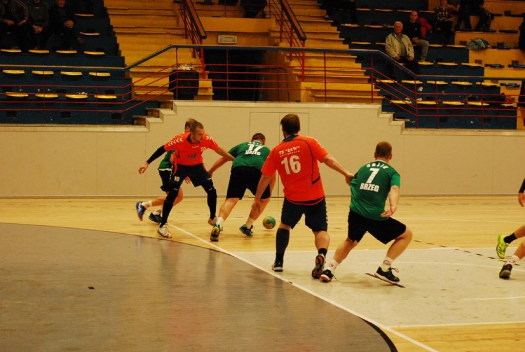 SKS Orlik Brzeg bardzo pewnie wygrywa u siebie ze Świebodzinem