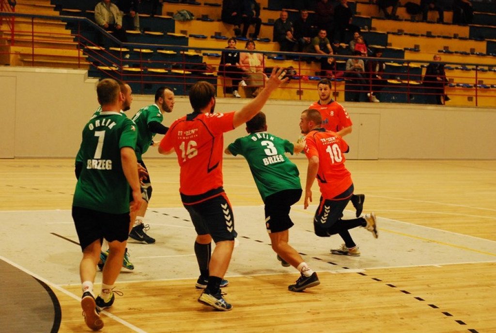 SKS Orlik Brzeg bardzo pewnie wygrywa u siebie ze Świebodzinem