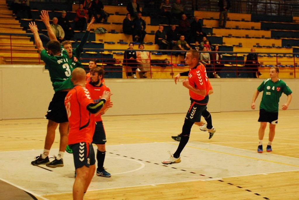 SKS Orlik Brzeg bardzo pewnie wygrywa u siebie ze Świebodzinem