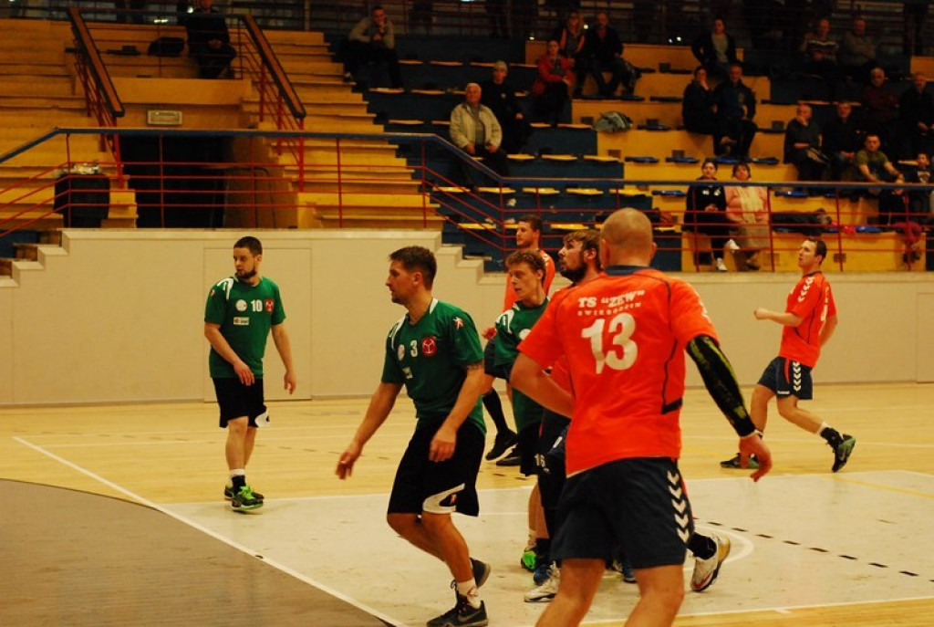 SKS Orlik Brzeg bardzo pewnie wygrywa u siebie ze Świebodzinem