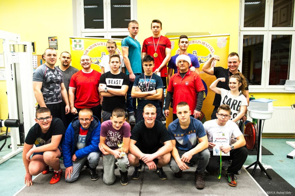 Mikołajkowy Gimnazjalny Trójbój Siłowy