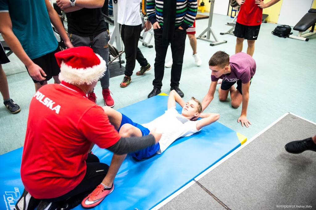 Mikołajkowy Gimnazjalny Trójbój Siłowy