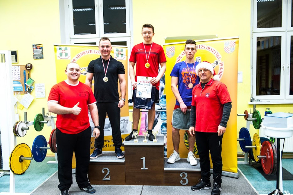 Mikołajkowy Gimnazjalny Trójbój Siłowy