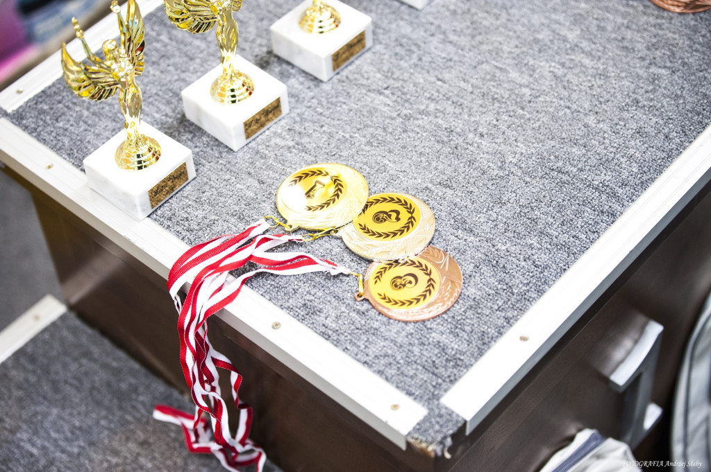 Mikołajkowy Gimnazjalny Trójbój Siłowy