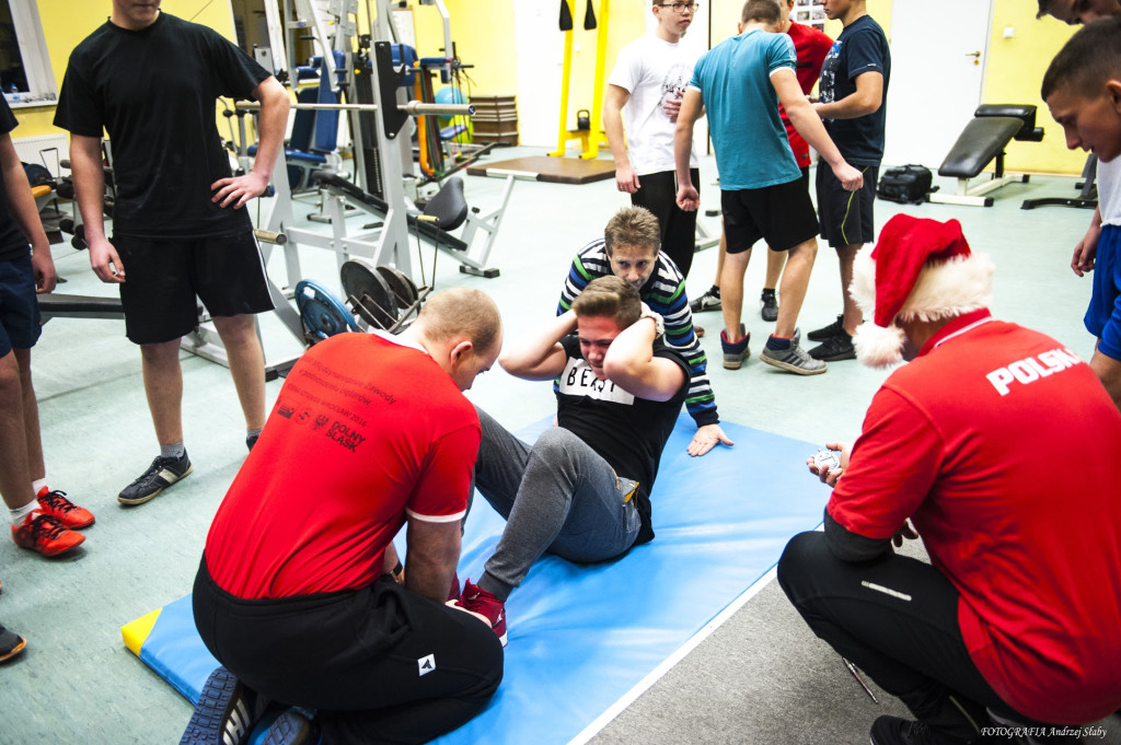 Mikołajkowy Gimnazjalny Trójbój Siłowy