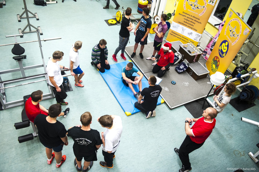 Mikołajkowy Gimnazjalny Trójbój Siłowy