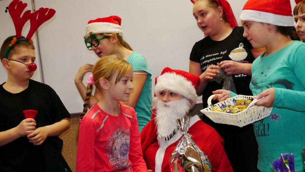 Mikołaj w PSP w Olszance...