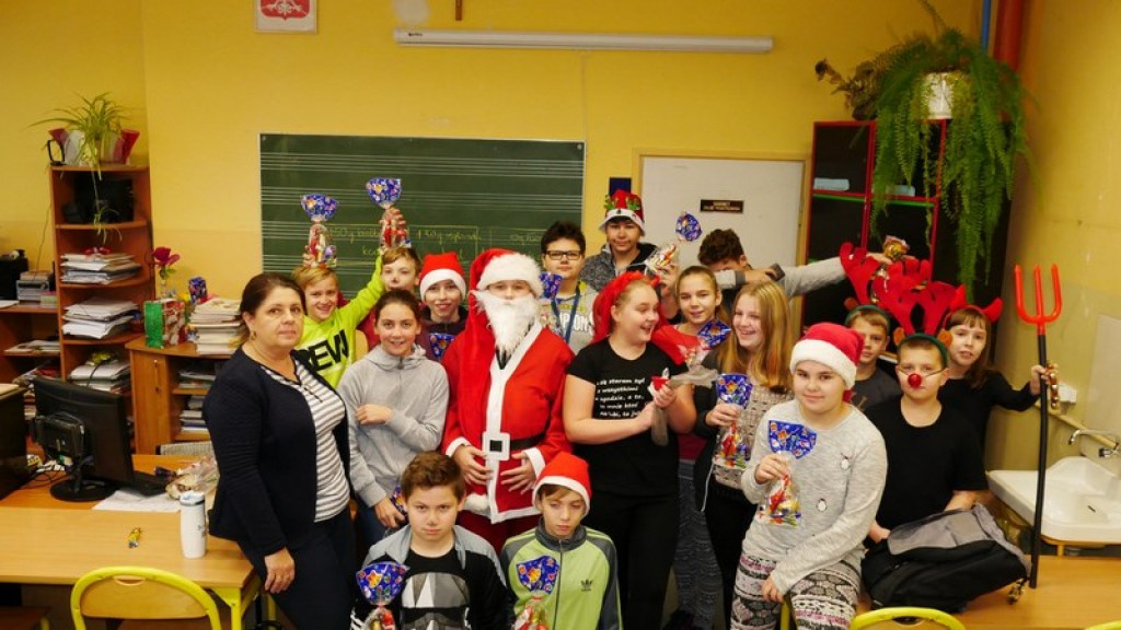 Mikołaj w PSP w Olszance...