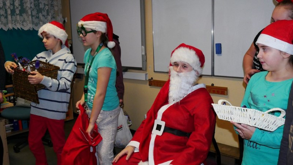 Mikołaj w PSP w Olszance...