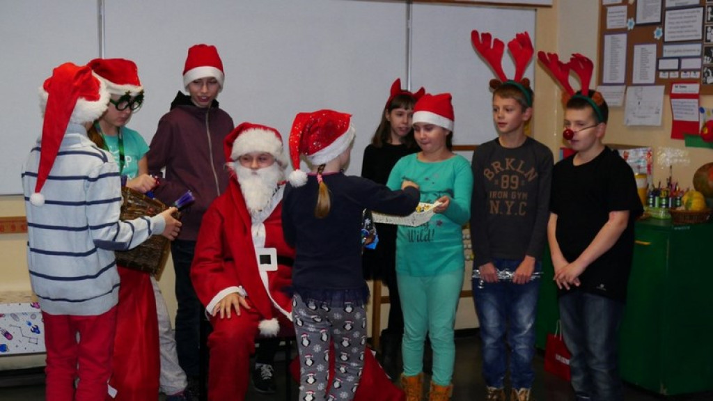 Mikołaj w PSP w Olszance...