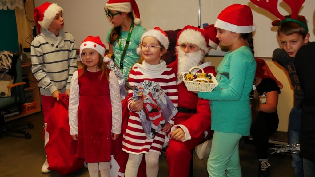 Mikołaj w PSP w Olszance...