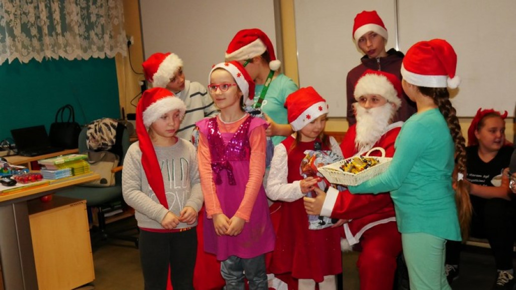 Mikołaj w PSP w Olszance...