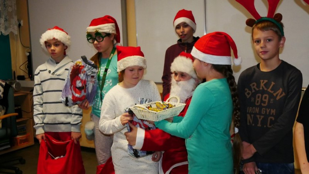 Mikołaj w PSP w Olszance...