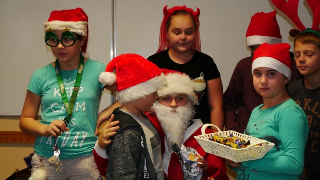 Mikołaj w PSP w Olszance...