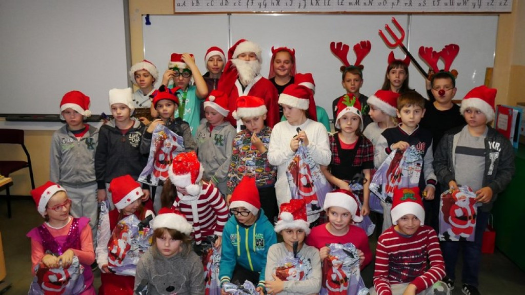 Mikołaj w PSP w Olszance...