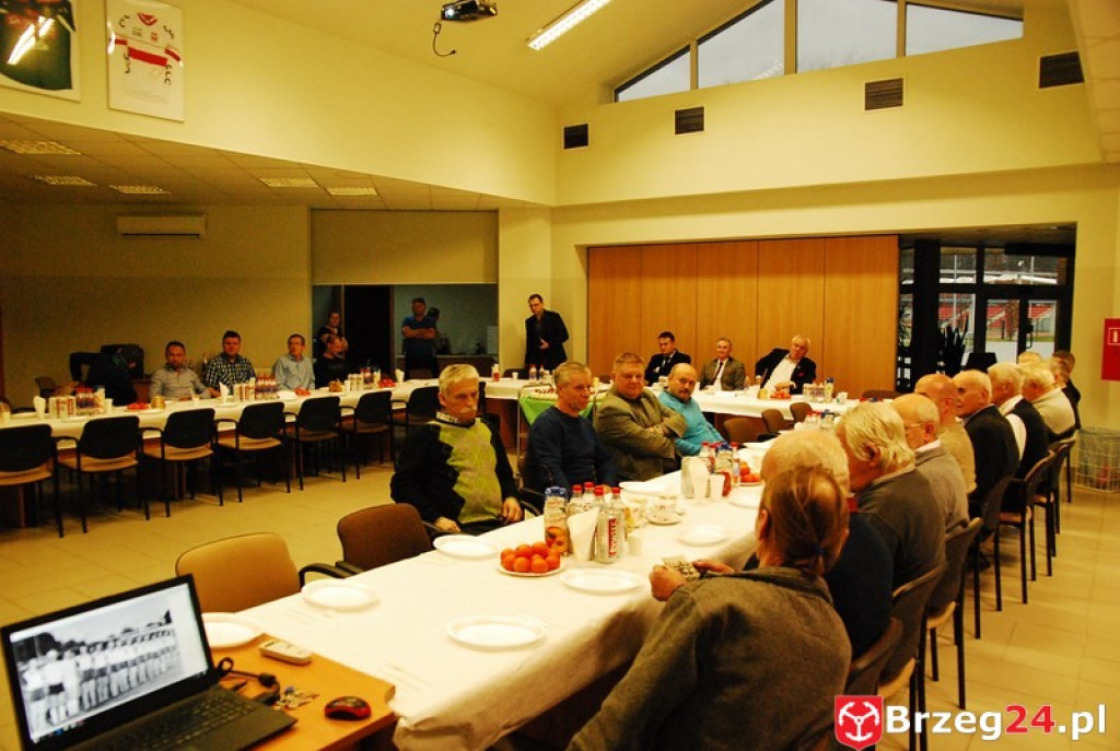 Piłkarskie spotkanie przedświąteczne i nagrody dla byłych zawodników Stali