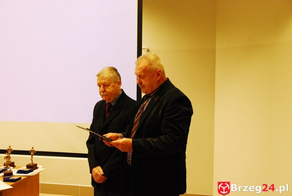 Piłkarskie spotkanie przedświąteczne i nagrody dla byłych zawodników Stali