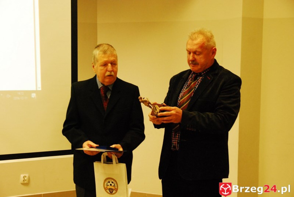 Piłkarskie spotkanie przedświąteczne i nagrody dla byłych zawodników Stali