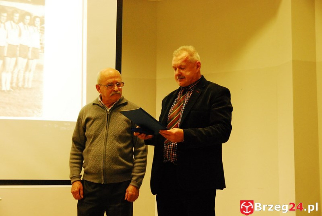 Piłkarskie spotkanie przedświąteczne i nagrody dla byłych zawodników Stali