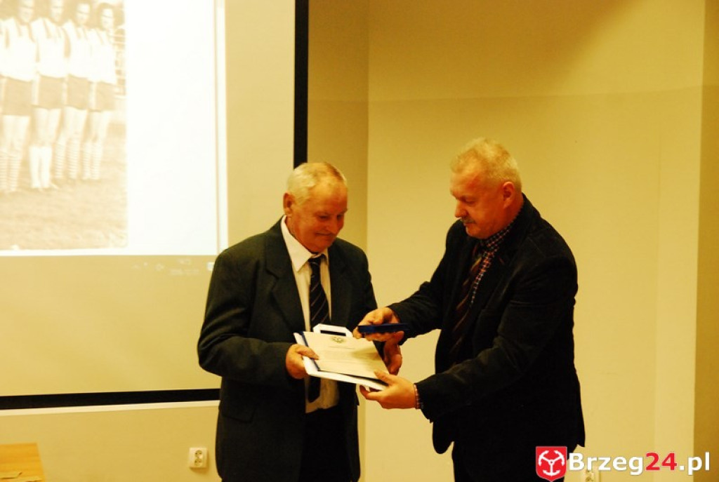 Piłkarskie spotkanie przedświąteczne i nagrody dla byłych zawodników Stali