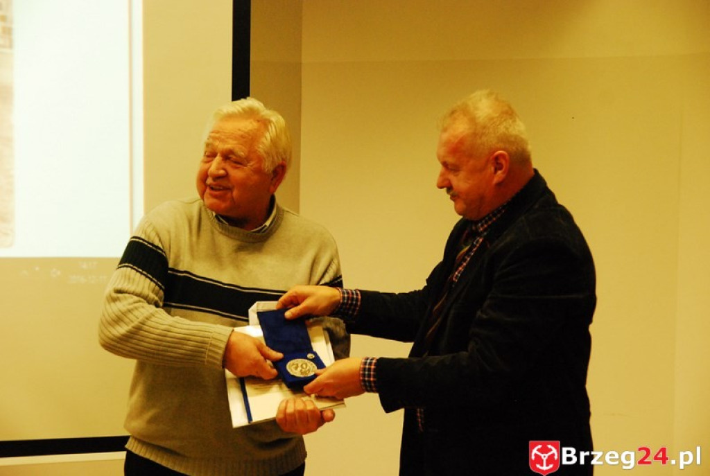 Piłkarskie spotkanie przedświąteczne i nagrody dla byłych zawodników Stali