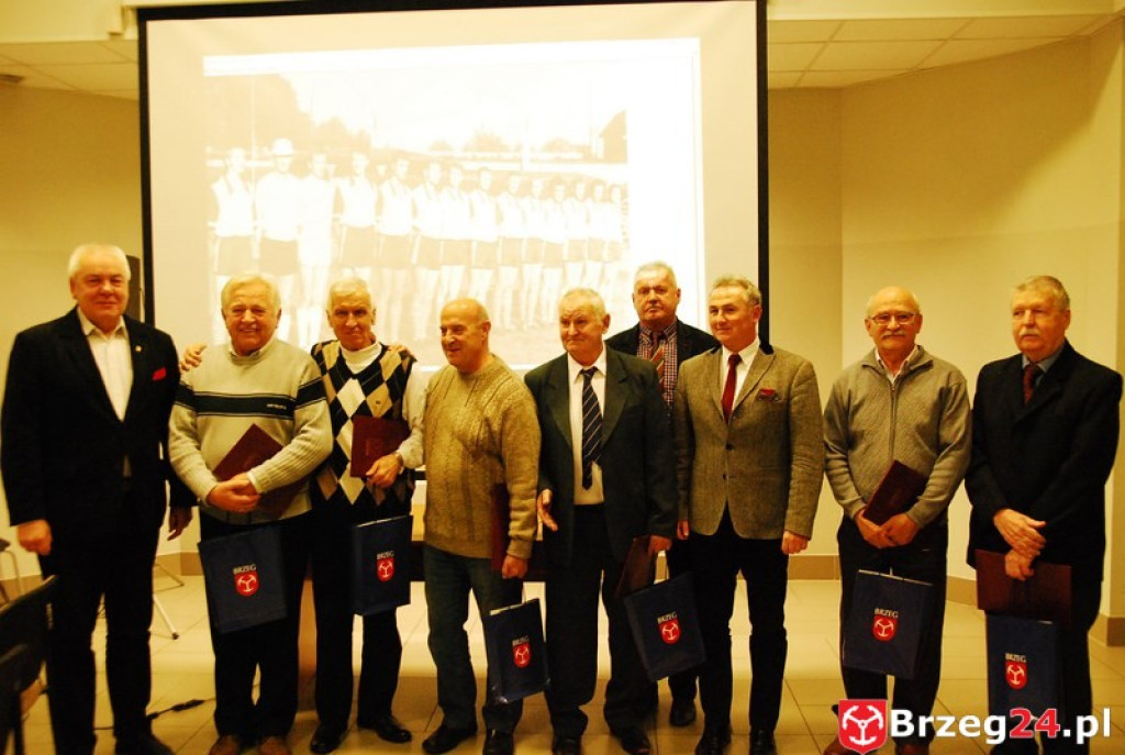 Piłkarskie spotkanie przedświąteczne i nagrody dla byłych zawodników Stali