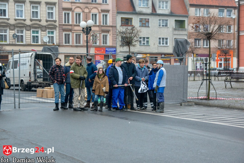 Wojewódzkie obchody 35. rocznicy wprowadzenia stanu wojennego [FOTORELACJA]