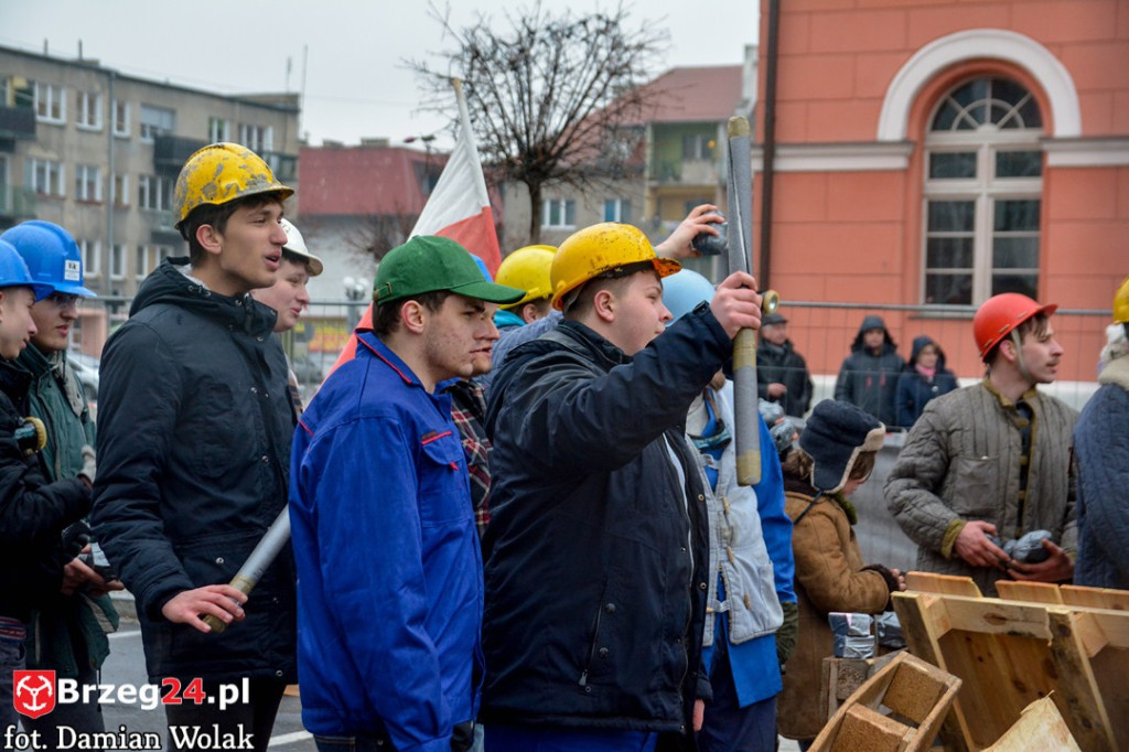 Wojewódzkie obchody 35. rocznicy wprowadzenia stanu wojennego [FOTORELACJA]