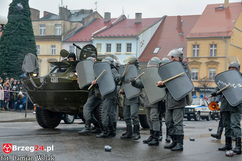 Wojewódzkie obchody 35. rocznicy wprowadzenia stanu wojennego [FOTORELACJA]