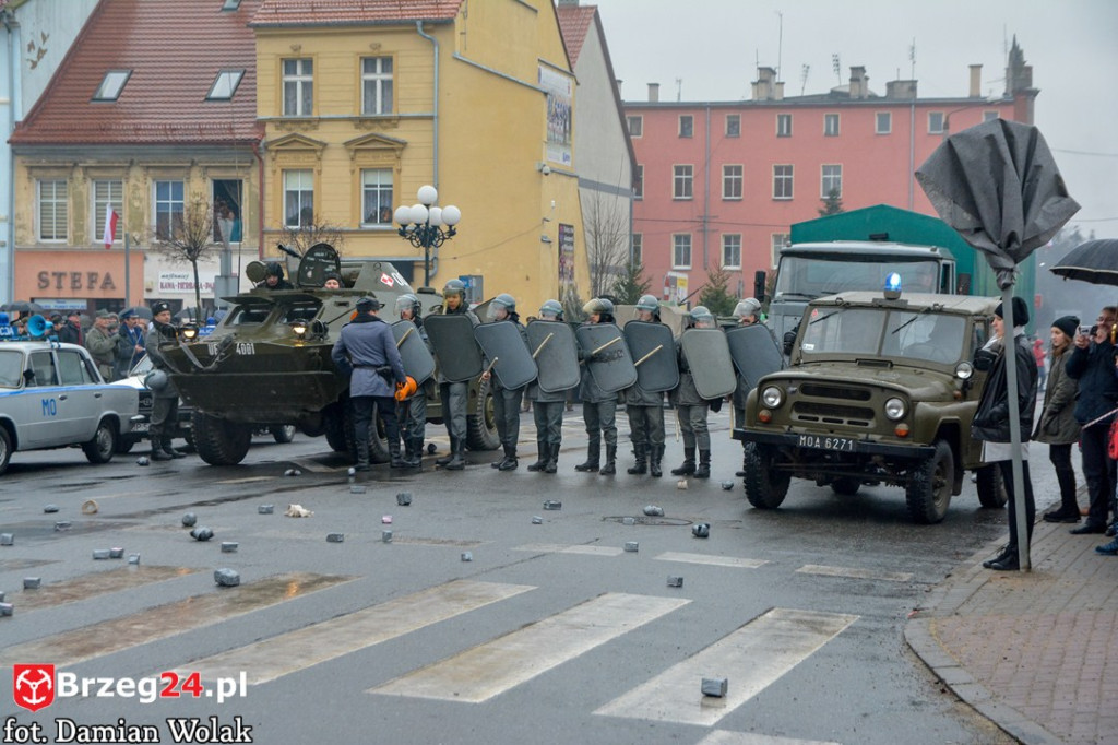 Wojewódzkie obchody 35. rocznicy wprowadzenia stanu wojennego [FOTORELACJA]