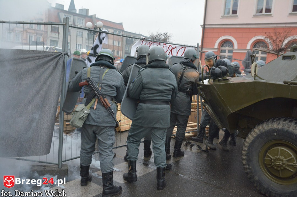 Wojewódzkie obchody 35. rocznicy wprowadzenia stanu wojennego [FOTORELACJA]
