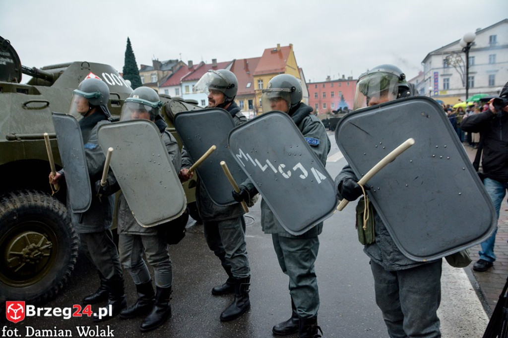 Wojewódzkie obchody 35. rocznicy wprowadzenia stanu wojennego [FOTORELACJA]