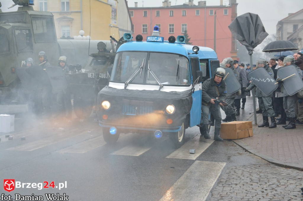 Wojewódzkie obchody 35. rocznicy wprowadzenia stanu wojennego [FOTORELACJA]
