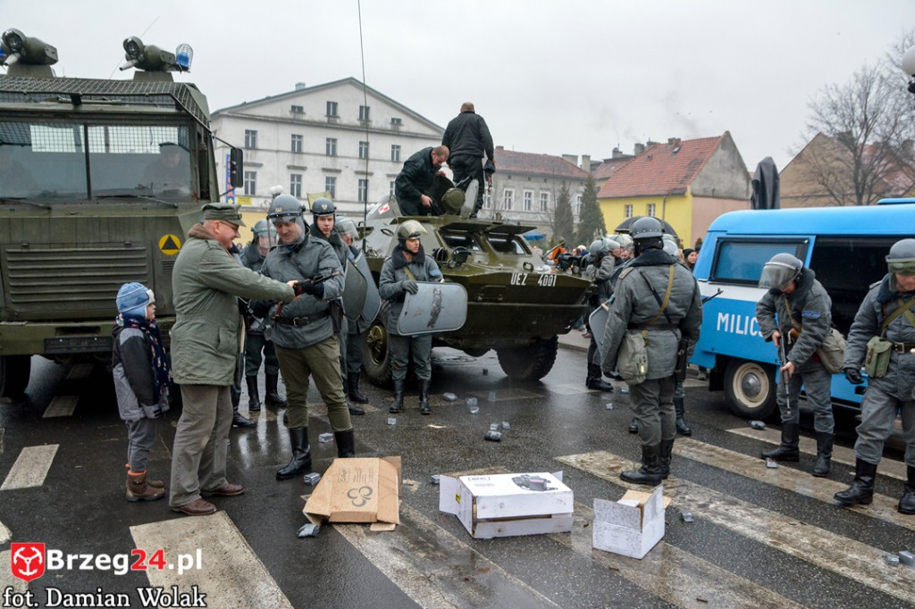 Wojewódzkie obchody 35. rocznicy wprowadzenia stanu wojennego [FOTORELACJA]