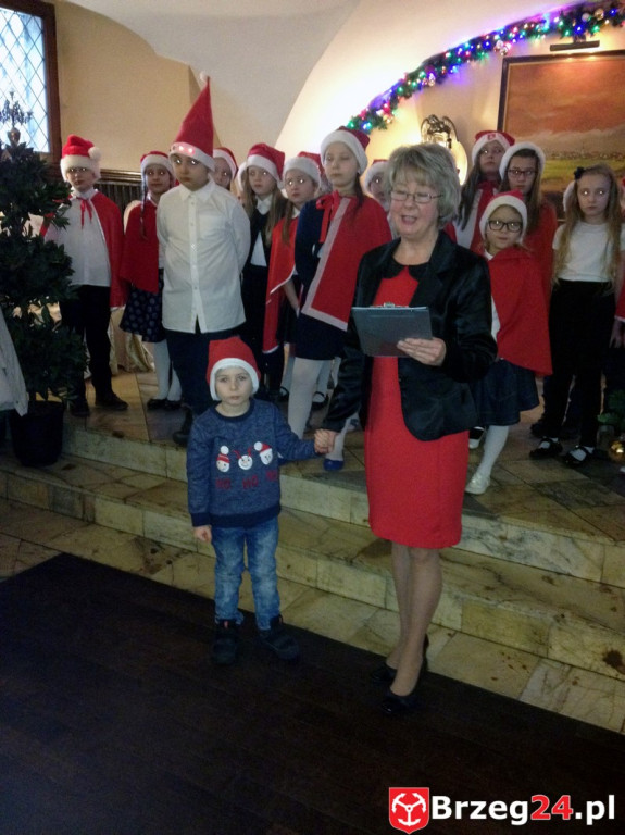 Uczniowie PSP nr 5 odwiedzili emerytowanych nauczycieli