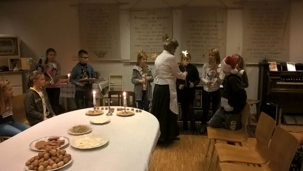 Zanim pierwsza gwiazdka zaświeci - czwartoklasiści z PSP 8 w Muzeum Wsi Opolskiej