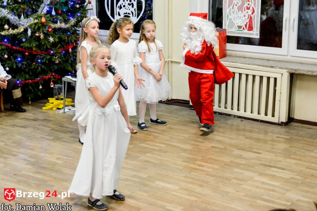 Kiermasz bożonarodzeniowy w PSP Kolnica