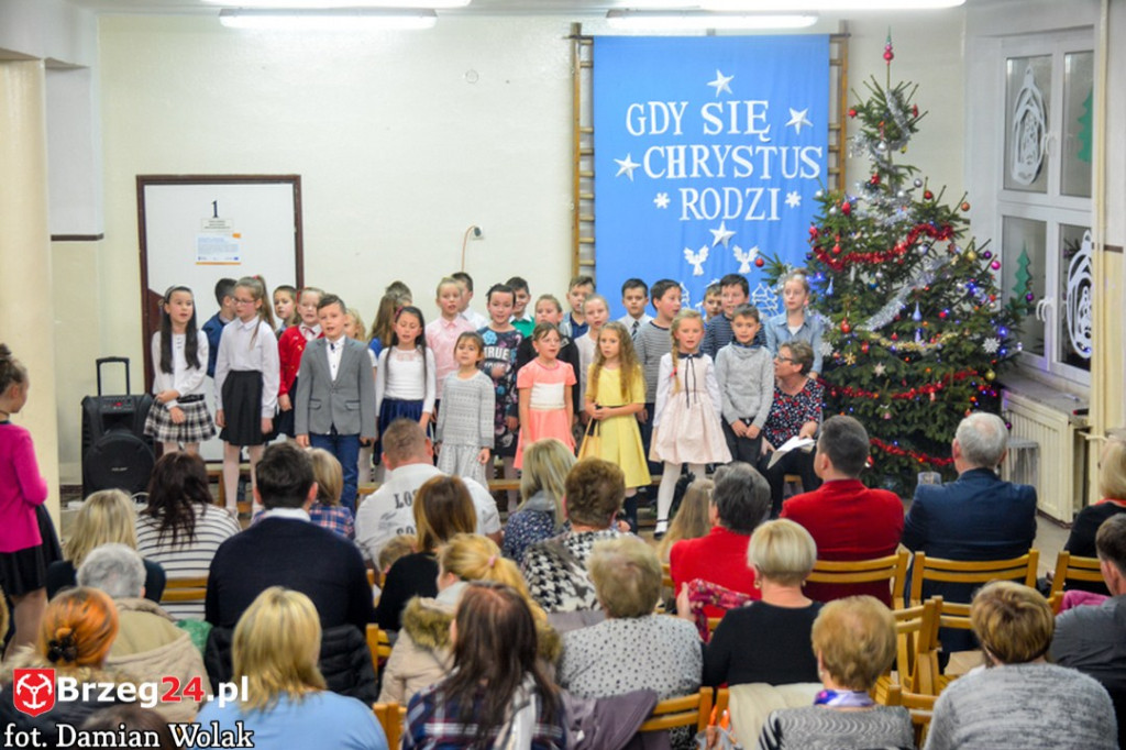 Kiermasz bożonarodzeniowy w PSP Kolnica