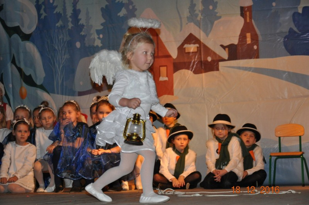 Jasełka w Przedszkolu Publicznym nr 1 w Lewinie Brzeskim