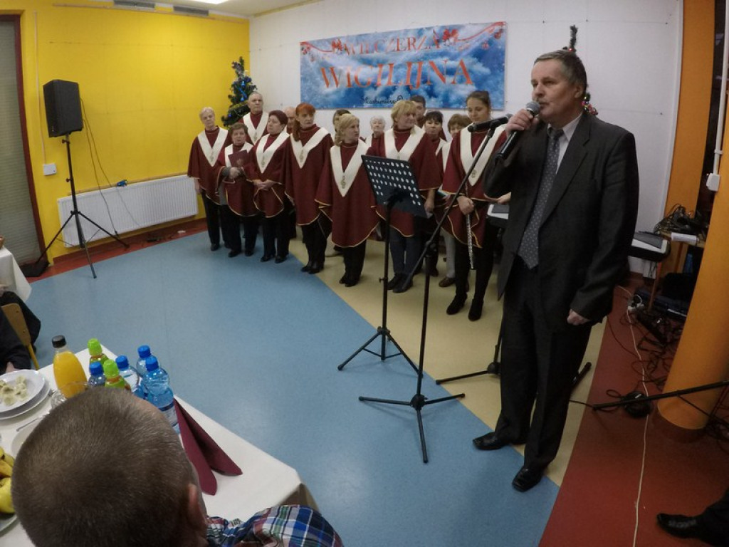 Wspólna wigilia w Skarbimierzu - Osiedle.