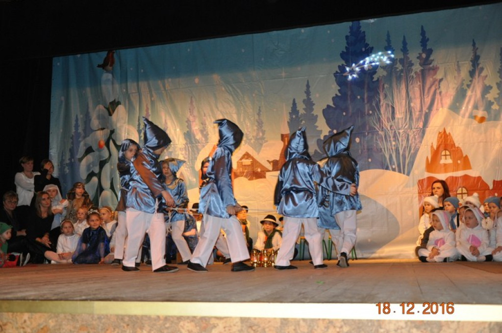 Jasełka w Przedszkolu Publicznym nr 1 w Lewinie Brzeskim