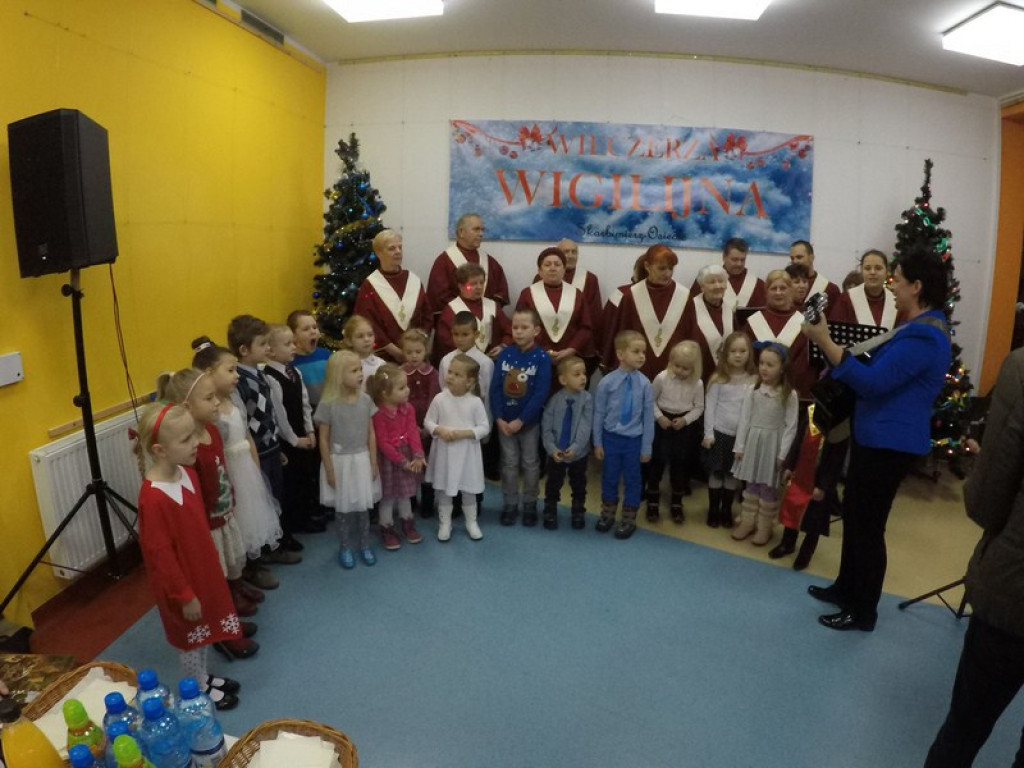 Wspólna wigilia w Skarbimierzu - Osiedle.