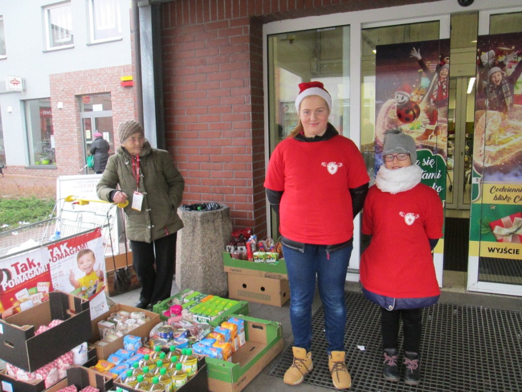 Z działalności Szkolnego Koła Caritas działającego przy Publicznej Szkole Podstawowej w Lewinie Brzeskim