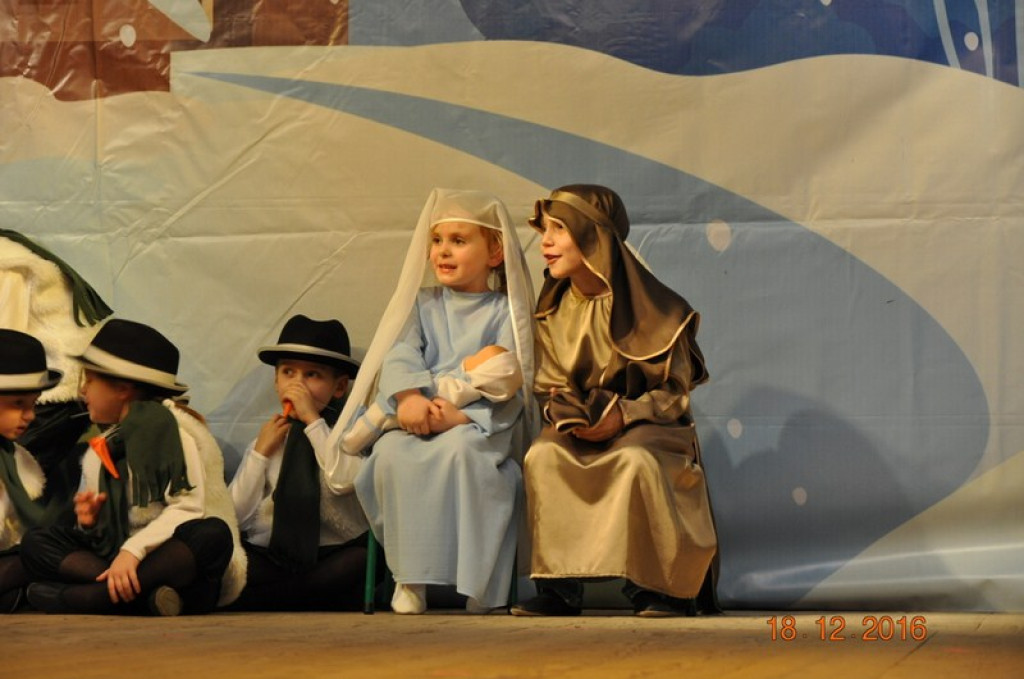 Jasełka w Przedszkolu Publicznym nr 1 w Lewinie Brzeskim