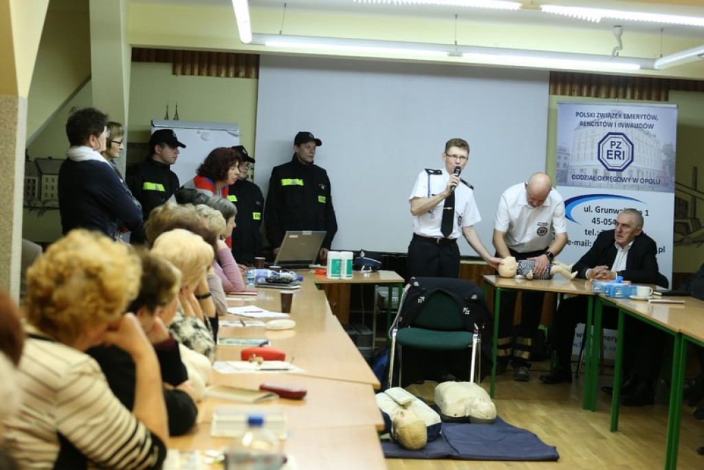 OSP Mąkoszyce szkoliło seniorów