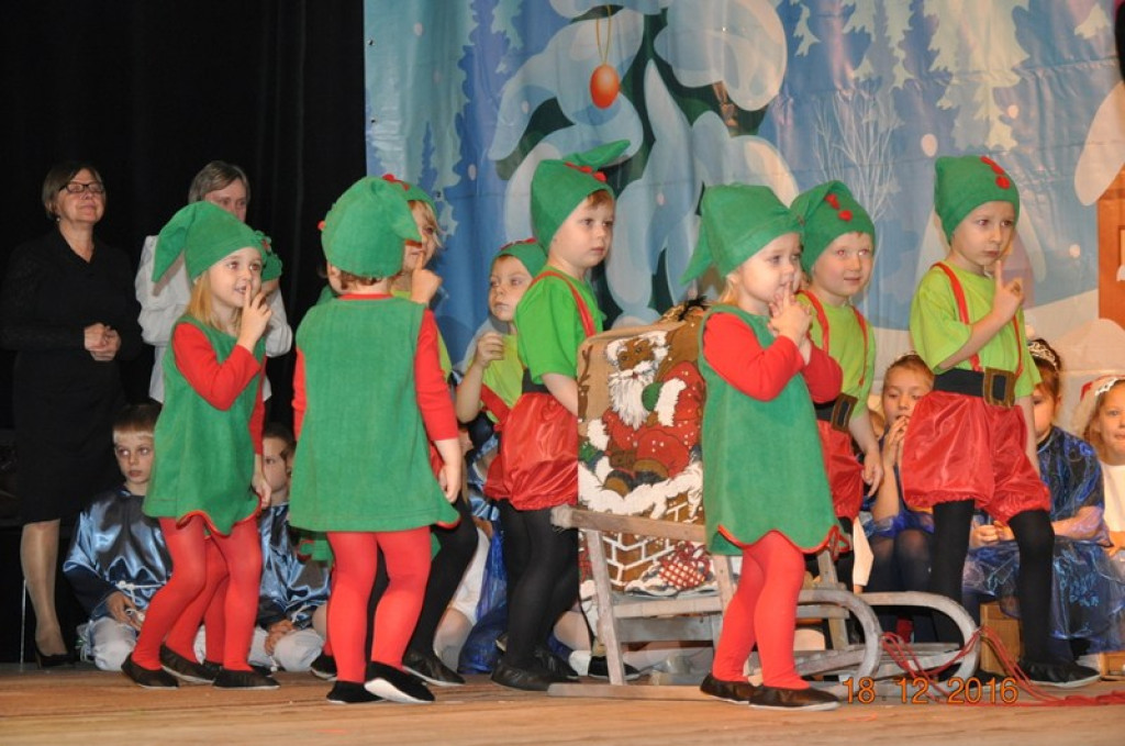 Jasełka w Przedszkolu Publicznym nr 1 w Lewinie Brzeskim